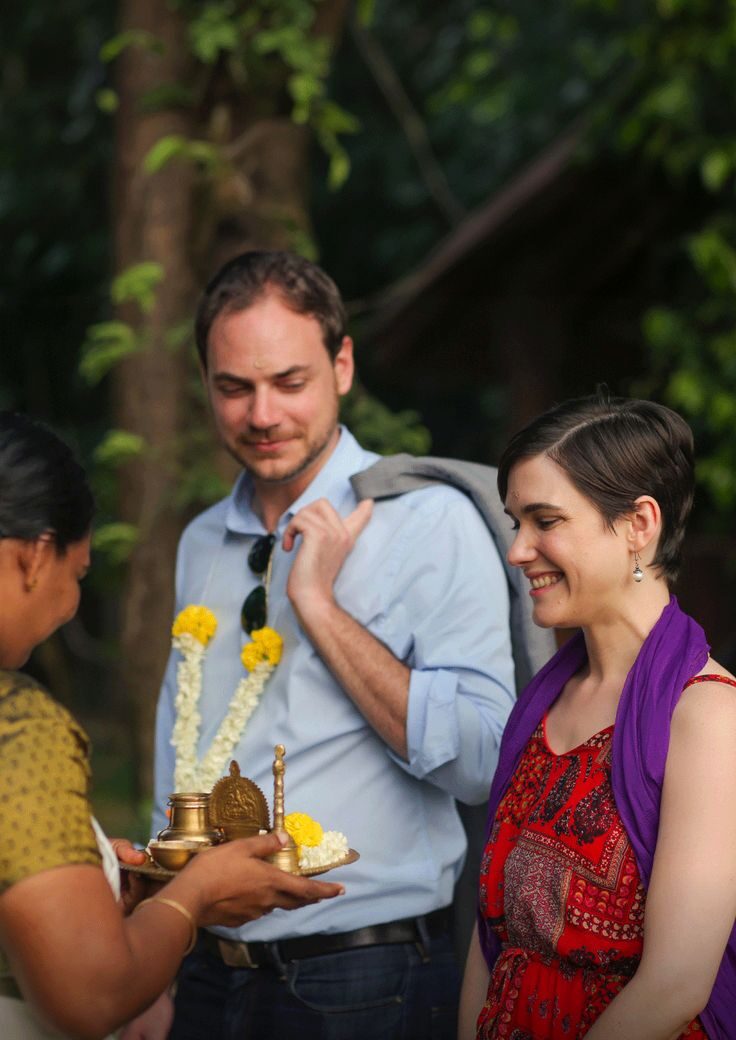 A traditional welcome of foreign tourist in Kerala.